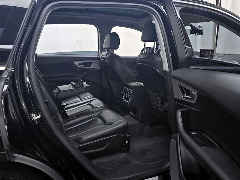 2019 Audi Q7 45 TFSI Quattro photo 12