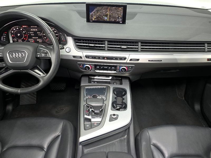 2019 Audi Q7 45 TFSI Quattro photo 7