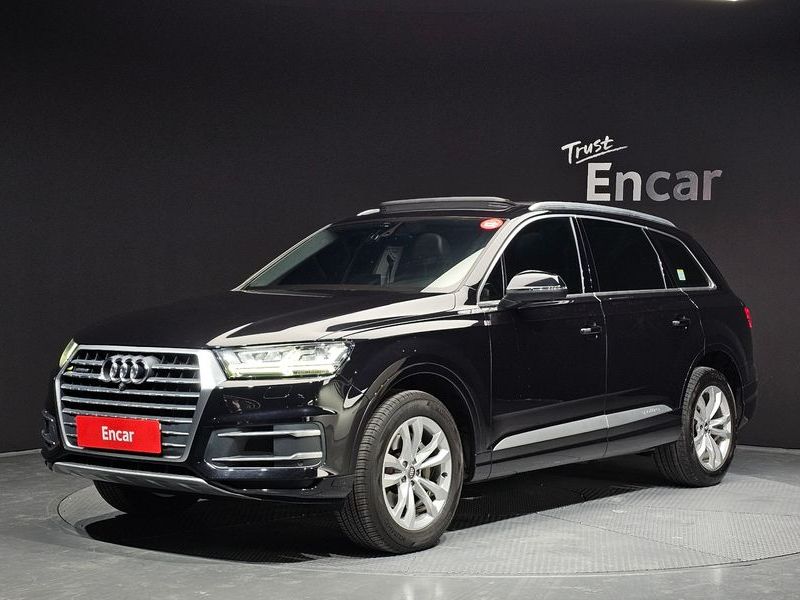 2019 Audi Q7 45 TFSI Quattro photo 1