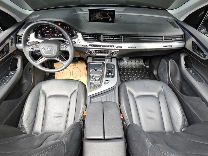 2019 Audi Q7 45 TFSI Quattro photo 7