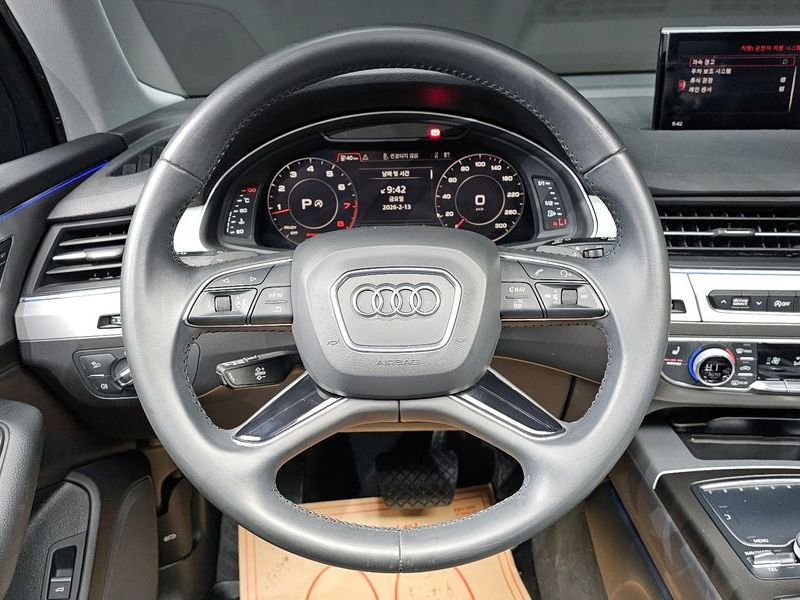 2019 Audi Q7 45 TFSI Quattro photo 15
