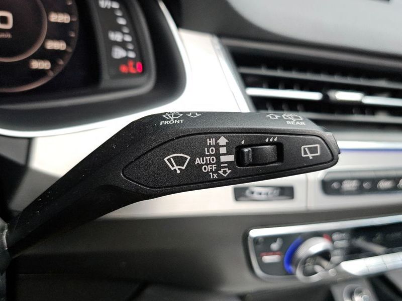 2019 Audi Q7 45 TFSI Quattro photo 16