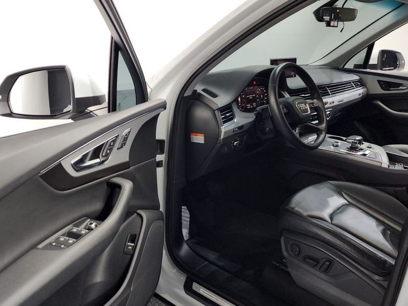 2019 Audi Q7 45 TFSI Quattro photo 10