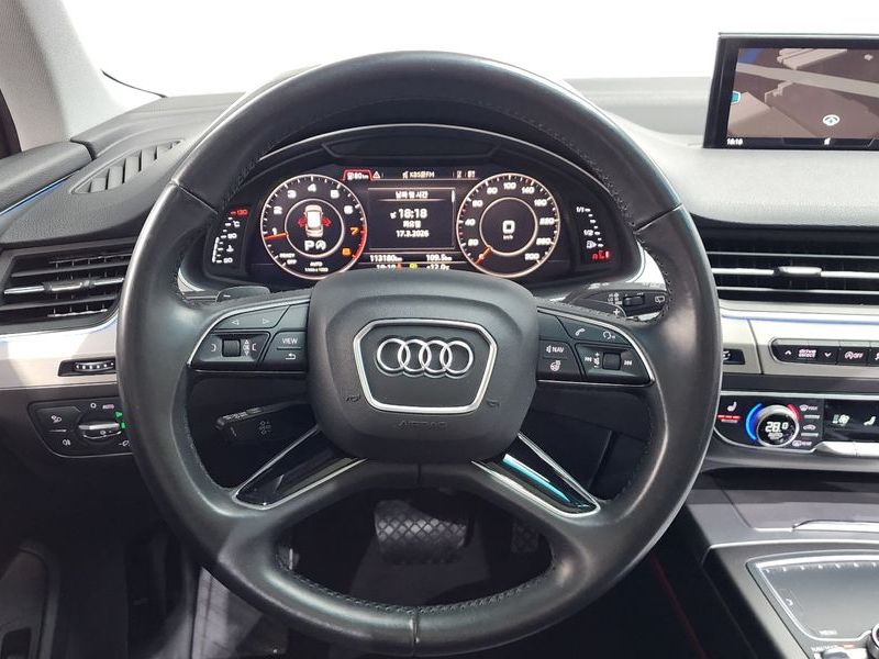 2019 Audi Q7 45 TFSI Quattro photo 13