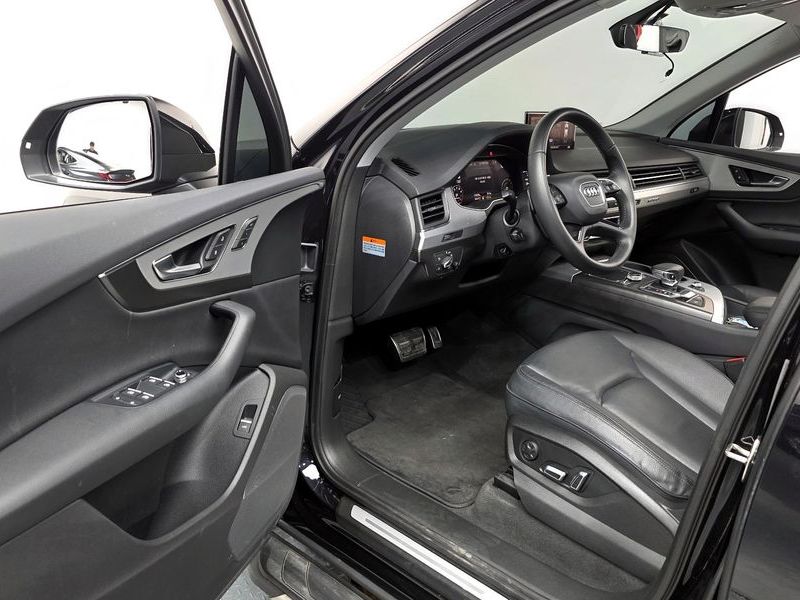 2019 Audi Q7 45 TFSI Quattro photo 10