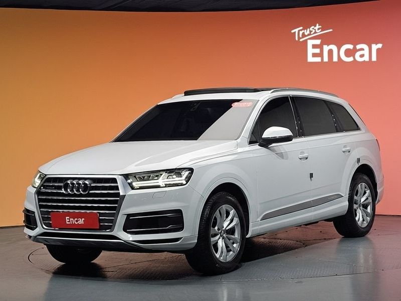 2019 Audi Q7 45 TFSI Quattro photo 1