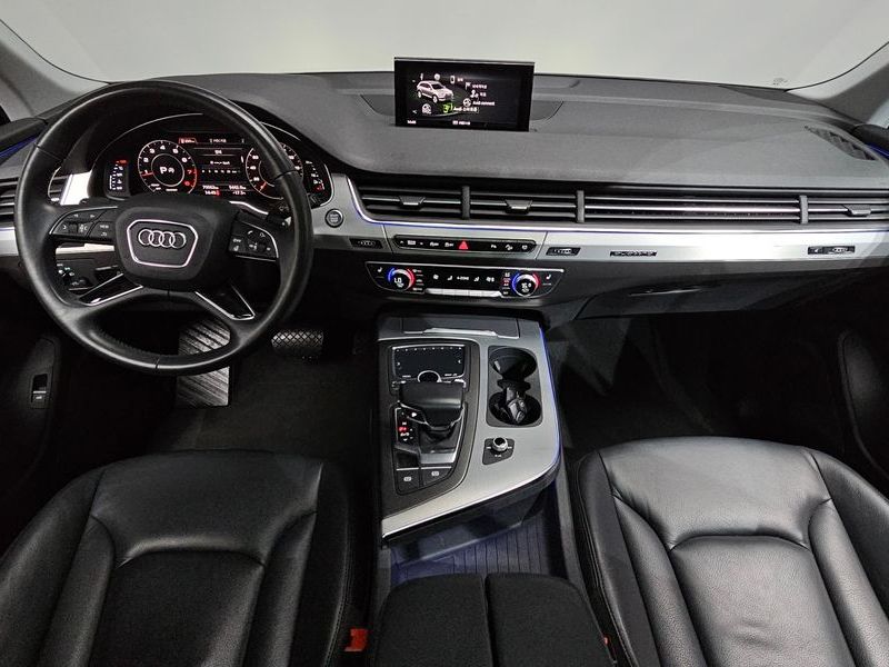 2019 Audi Q7 45 TFSI Quattro photo 7