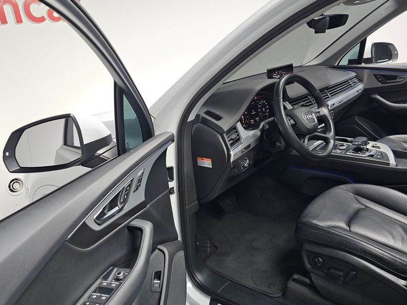 2019 Audi Q7 45 TFSI Quattro photo 10