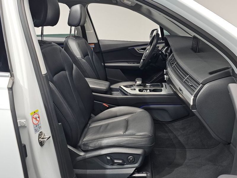 2019 Audi Q7 45 TFSI Quattro photo 12