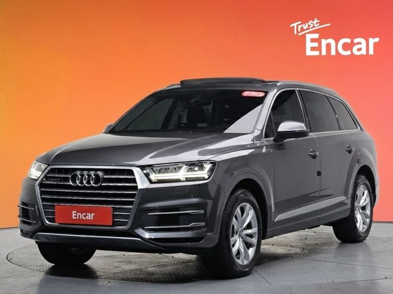 2019 Audi Q7 45 TFSI Quattro photo 1