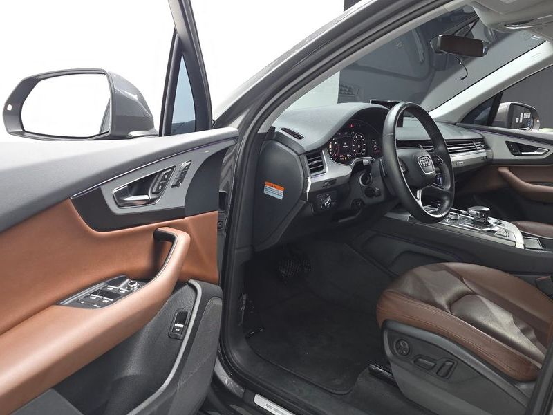 2019 Audi Q7 45 TFSI Quattro photo 11