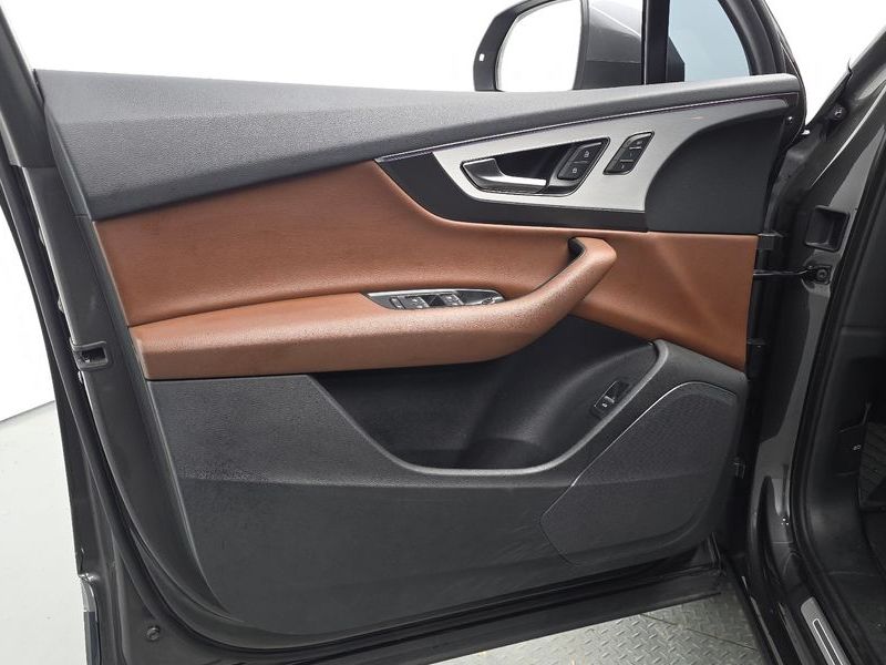 2019 Audi Q7 45 TFSI Quattro photo 24