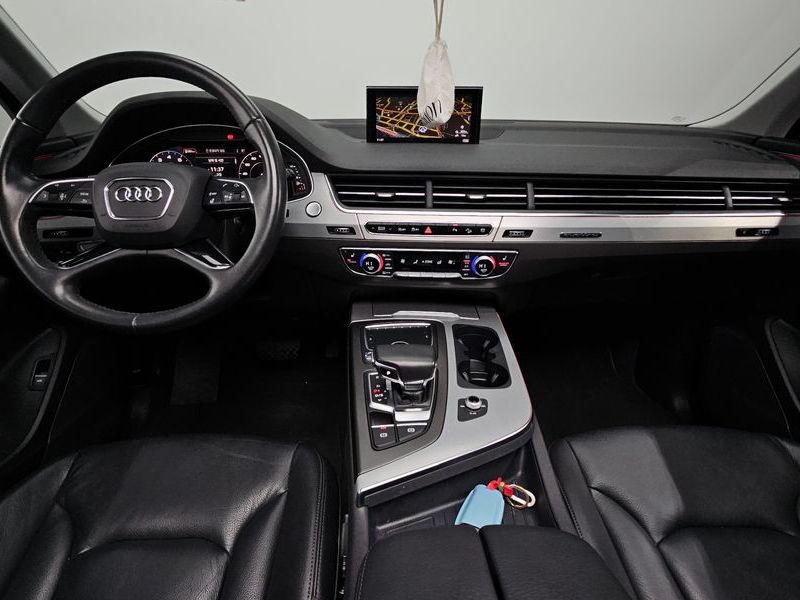 2019 Audi Q7 45 TFSI Quattro photo 7