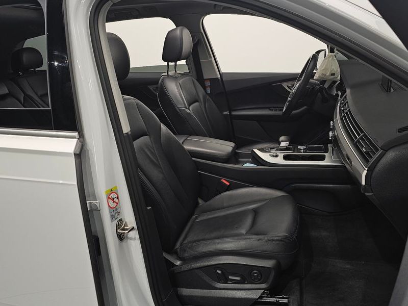 2019 Audi Q7 45 TFSI Quattro photo 10