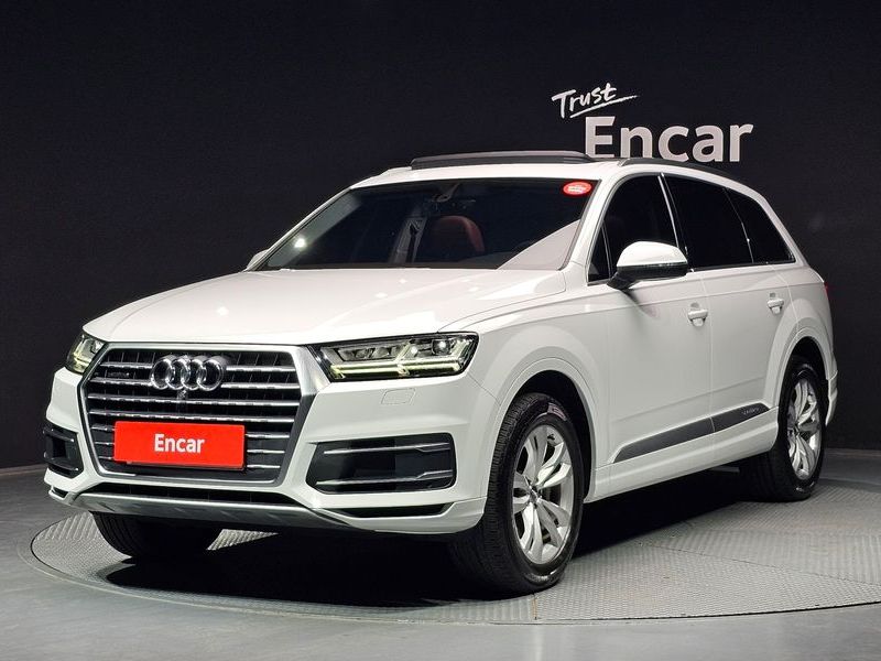 2019 Audi Q7 45 TFSI Quattro photo 1