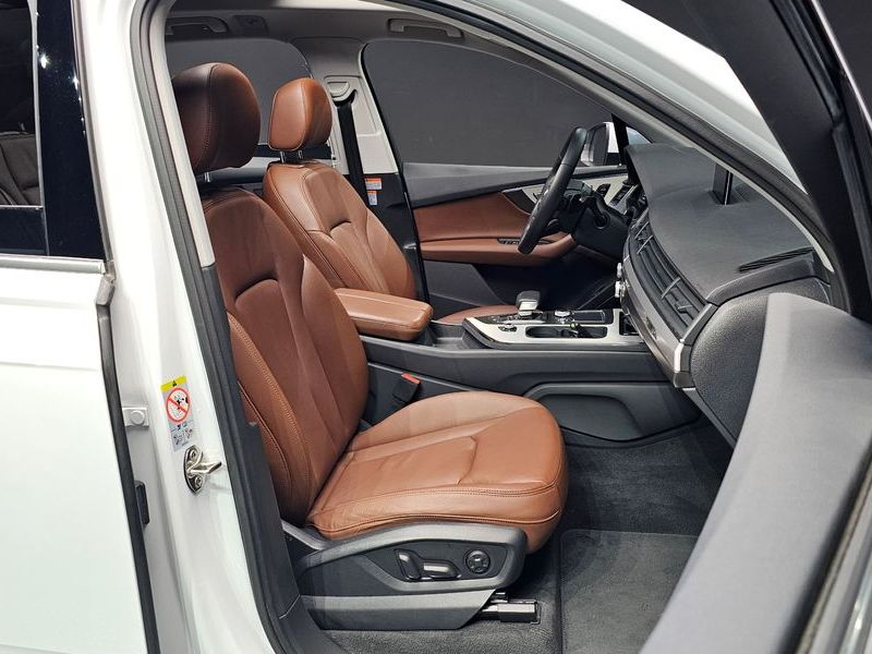 2019 Audi Q7 45 TFSI Quattro photo 10