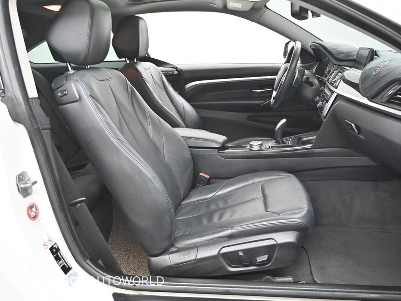 2015 BMW 4 Series 420d Luxury Coupe photo 10