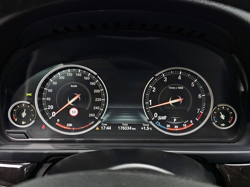 2015 BMW 5 Series 528i xDrive photo 8