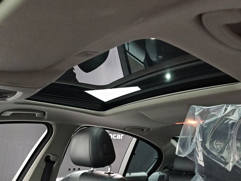 2015 BMW 5 Series 528i xDrive photo 18