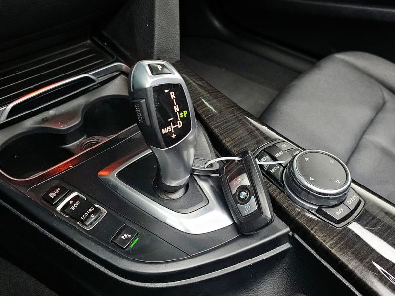 2016 BMW 3 Series GT 320d photo 9
