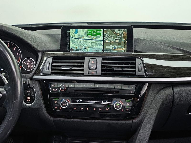 2016 BMW 3 Series GT 320d photo 14