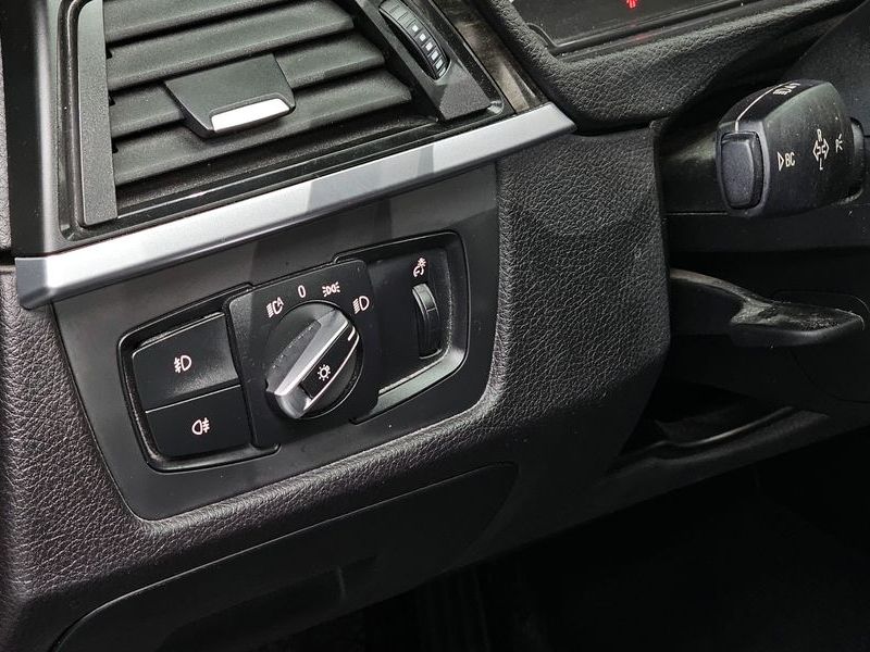 2016 BMW 3 Series GT 320d photo 16