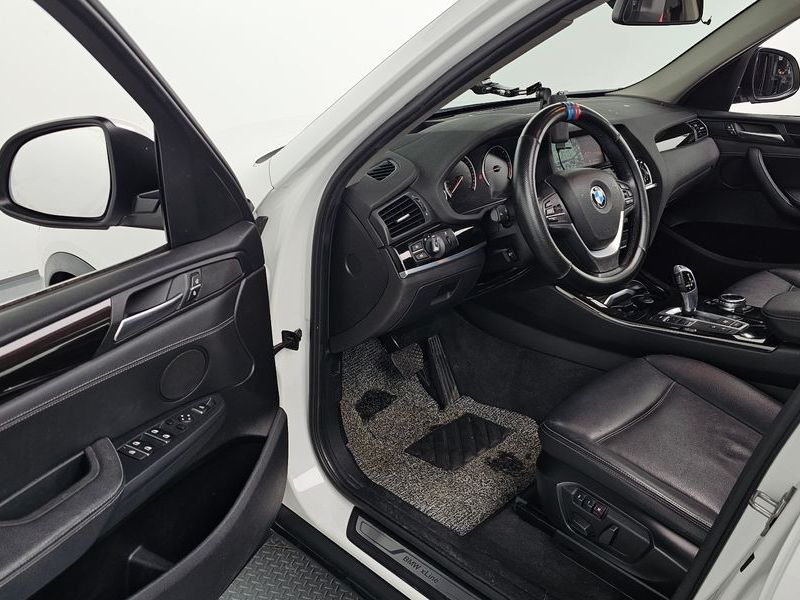 2015 BMW X3 xDrive 20d Light pkg photo 10