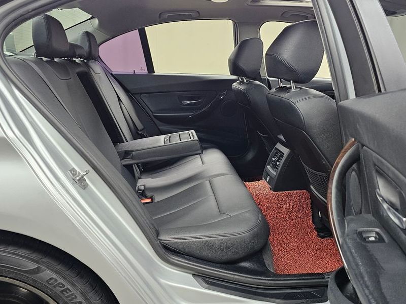 2015 BMW 3 Series 320d photo 12