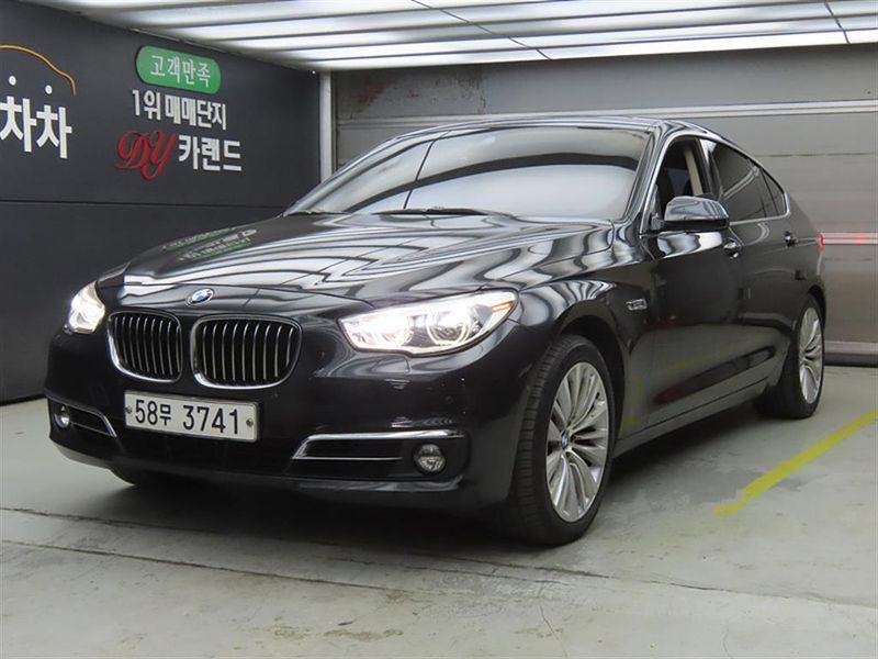 2015 BMW 5 Series GT 30d xDrive photo 1
