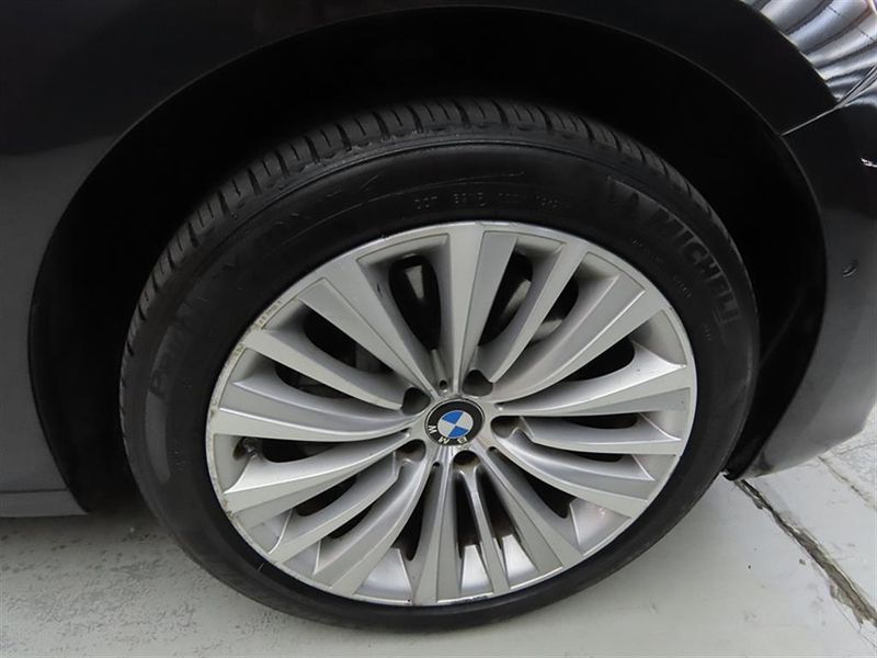 2015 BMW 5 Series GT 30d xDrive photo 20