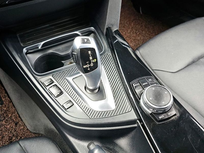 2016 BMW 3 Series 320d ED Edition photo 9