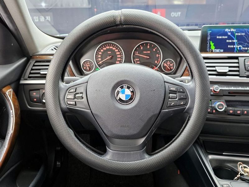 2015 BMW 3 Series 320d photo 13