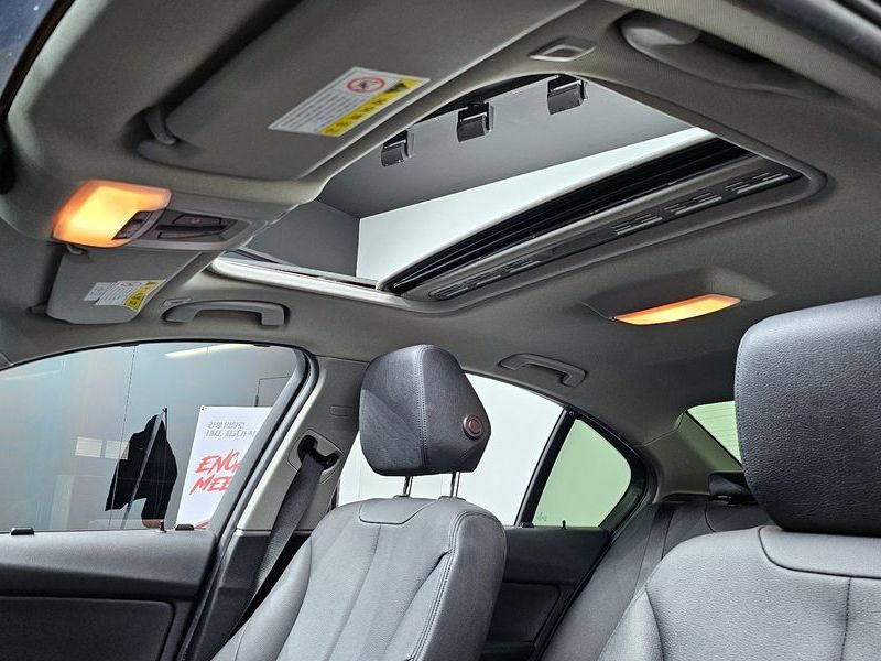 2015 BMW 3 Series 320d photo 18