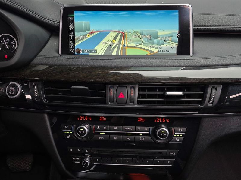 2015 BMW X6 xDrive 30d photo 16