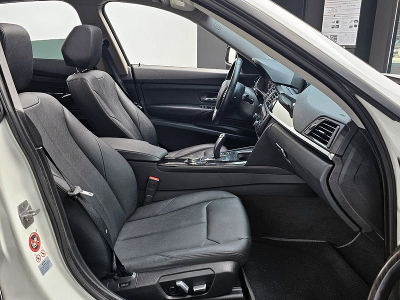 2016 BMW 3 Series GT 320d photo 10