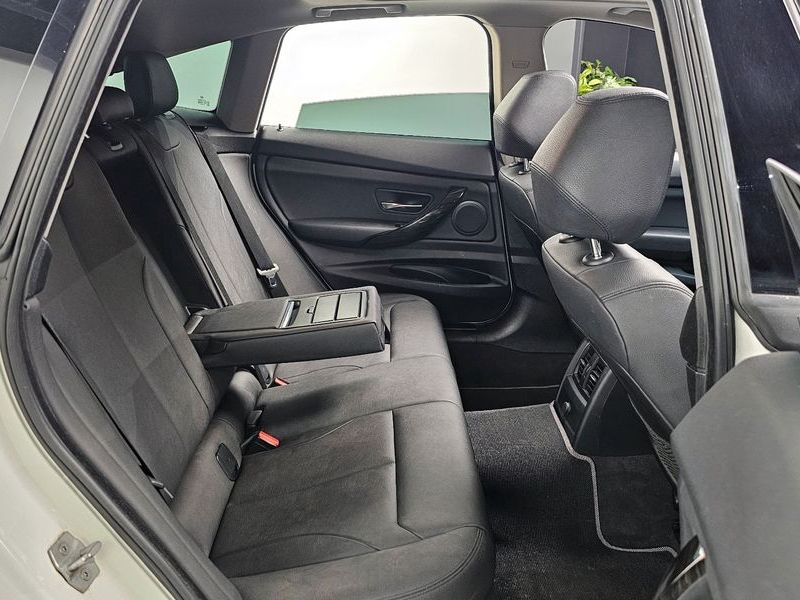 2016 BMW 3 Series GT 320d photo 12