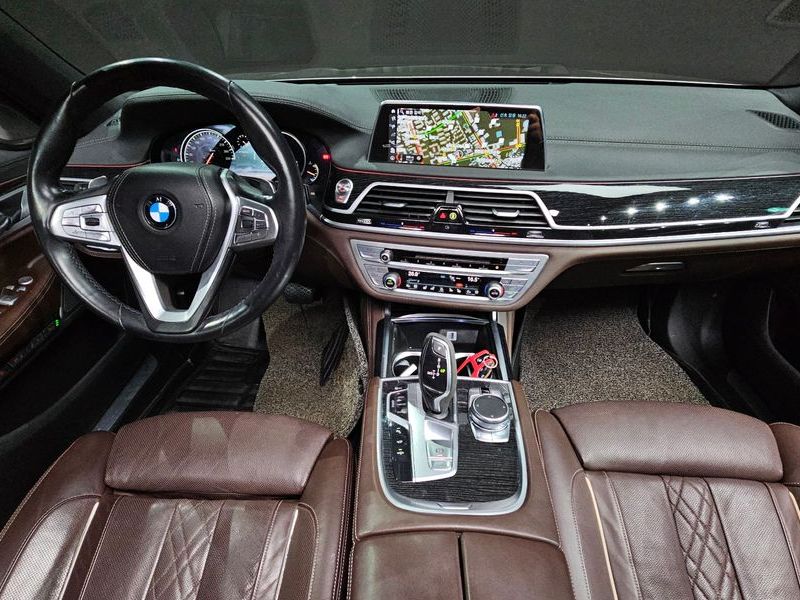 2017 BMW 7 Series 730Ld xDrive M Sport photo 7