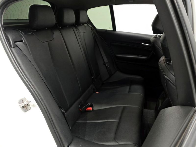 2015 BMW 1시리즈 118d Sport 5Door photo 11