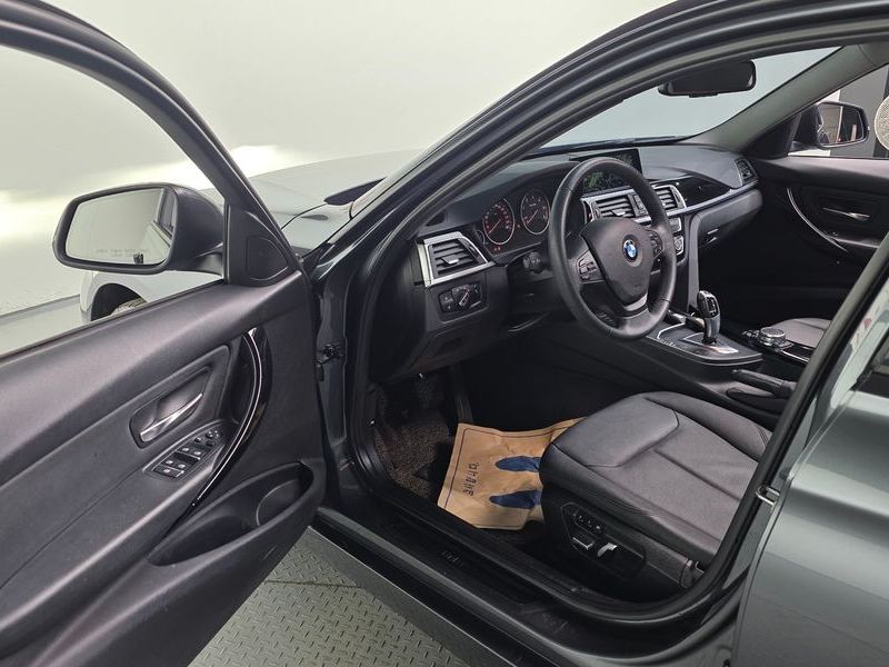 2016 BMW 3 Series 320d photo 11