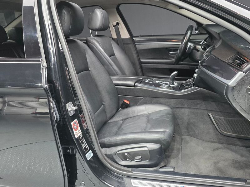 2016 BMW 5 Series 530d xDrive M Aero Dynamic photo 11