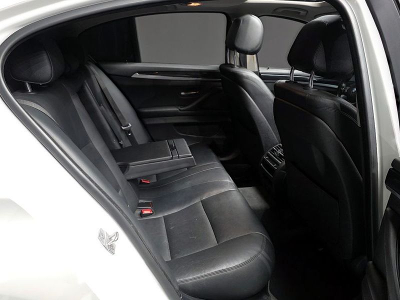2016 BMW 5 Series 520d xDrive M Aero Dynamic photo 12
