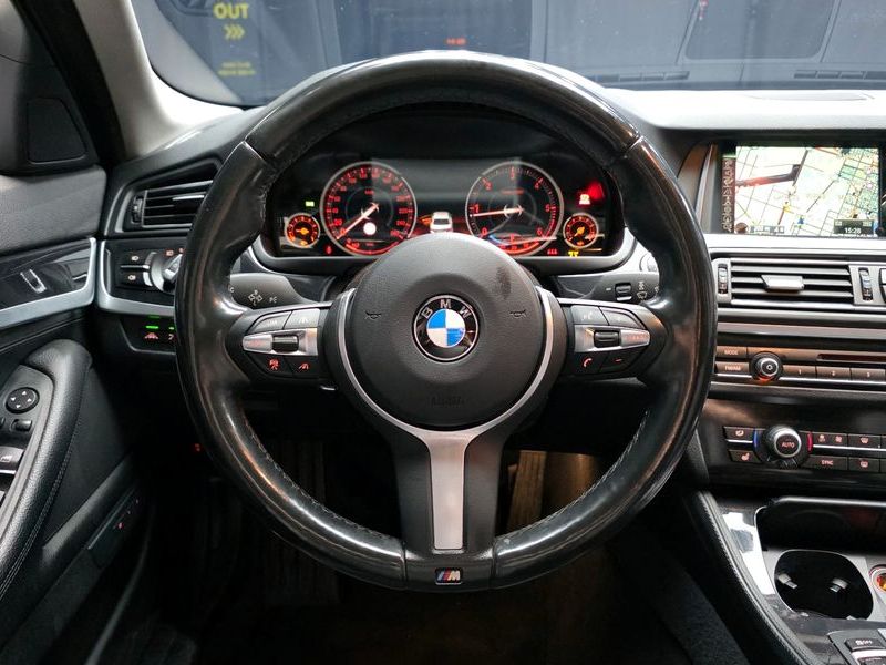 2016 BMW 5 Series 520d xDrive M Aero Dynamic photo 13