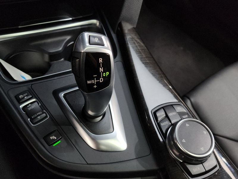2015 BMW 3 Series 320d xDrive photo 9