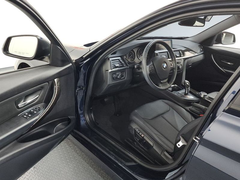 2015 BMW 3 Series 320d xDrive photo 10