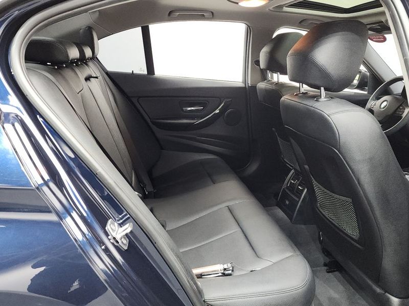 2015 BMW 3 Series 320d xDrive photo 12