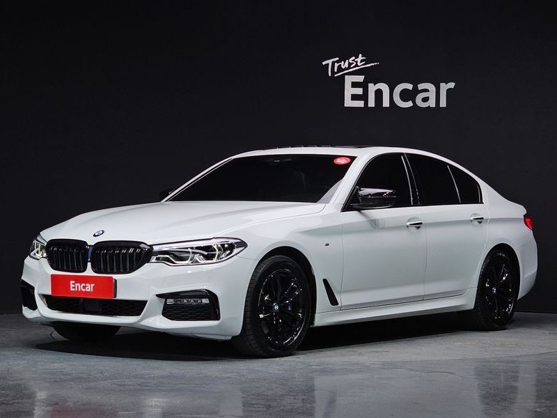2017 BMW 5 Series 530i xDrive M Sport Package Plus photo 1