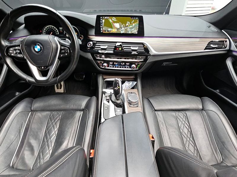 2017 BMW 5 Series 520d xDrive M Sport Package Plus photo 7