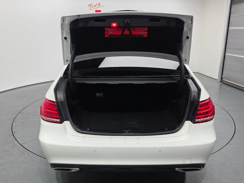 2015 Mercedes-Benz E-Class E220 Bluetec Avantgarde Sport photo 20