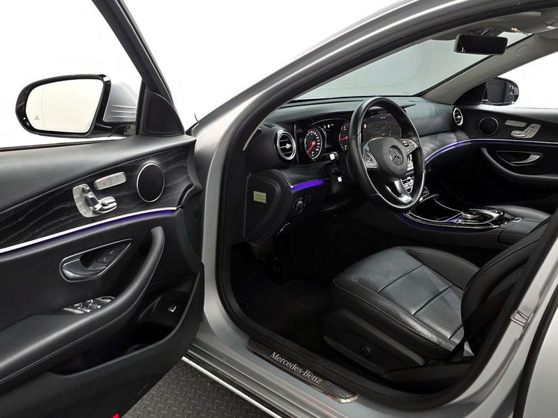 2017 Mercedes-Benz E-Class E220d Avantgarde photo 10