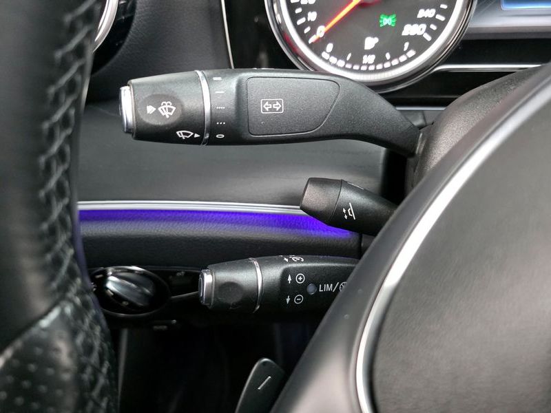 2017 Mercedes-Benz E-Class E220d Avantgarde photo 20